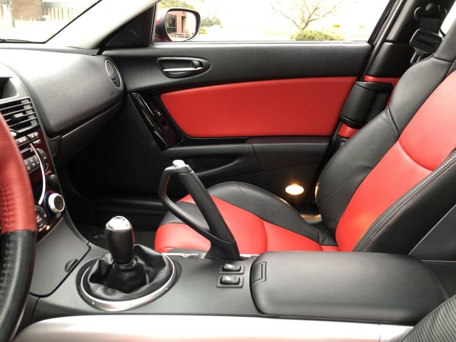 Интерьер Mazda RX-8 2005 года  (фото 127 из 197)